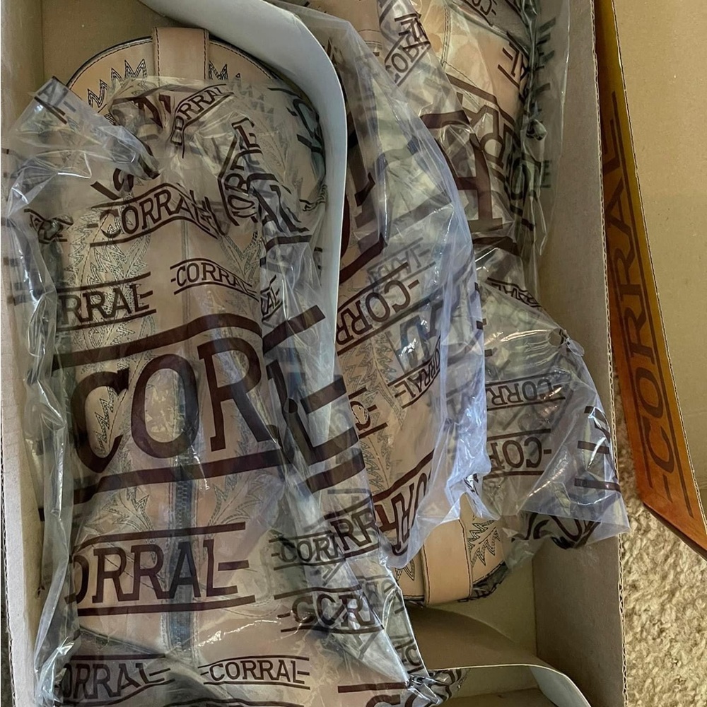 Corral Boots - Picture 4 of 6